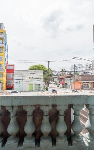 Casa à venda com 69m², 3 quartos e sem vaga Casa à venda com 69m², 3 quartos e sem vagaVaranda