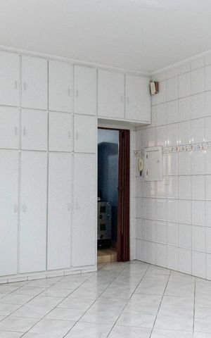 Casa para alugar com 198m², 4 quartos e 2 vagasCozinha