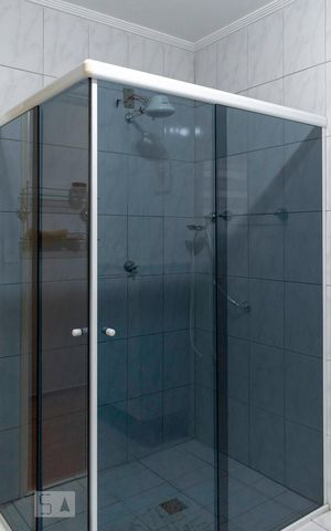 Casa para alugar com 198m², 4 quartos e 2 vagasBanheiro Corredor