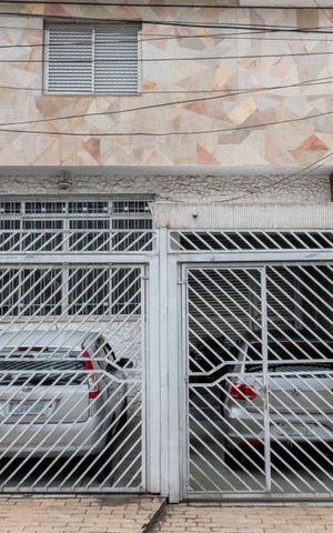 Casa para alugar com 198m², 4 quartos e 2 vagasFachada