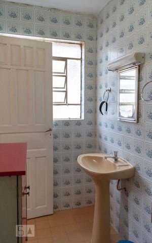 Casa para alugar com 198m², 4 quartos e 2 vagasBanheiro de Serviço