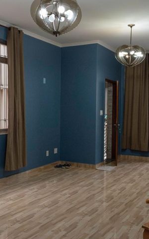 Casa para alugar com 198m², 4 quartos e 2 vagasSala