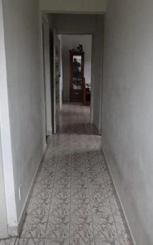 Casa à venda com 230m², 3 quartos e 4 vagas Casa à venda com 230m², 3 quartos e 4 vagasCorredor