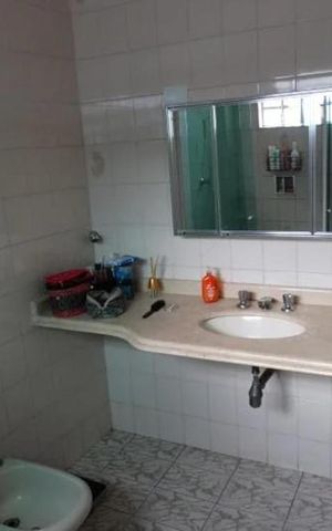 Casa à venda com 230m², 3 quartos e 4 vagas Casa à venda com 230m², 3 quartos e 4 vagasBanheiro da Suíte