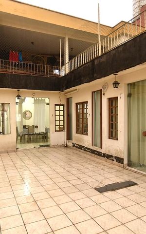Casa à venda com 440m², 5 quartos e 8 vagasQuintal e edicula