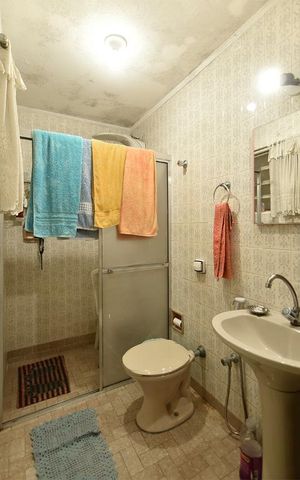 Casa à venda com 440m², 5 quartos e 8 vagasBanheiro 2