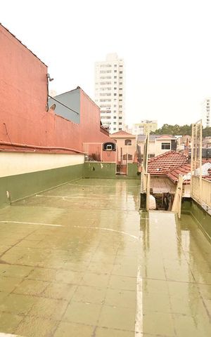 Casa à venda com 440m², 5 quartos e 8 vagasEdicula - terraço