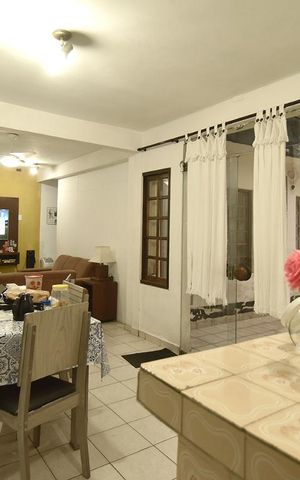 Casa à venda com 440m², 5 quartos e 8 vagasEdicula - cozinha e sala