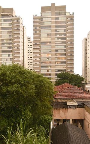 Casa à venda com 440m², 5 quartos e 8 vagasVista posterior do terraço