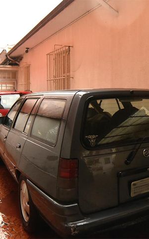 Casa à venda com 440m², 5 quartos e 8 vagasGaragem descoberta