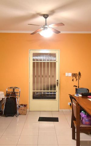 Casa à venda com 440m², 5 quartos e 8 vagasSala