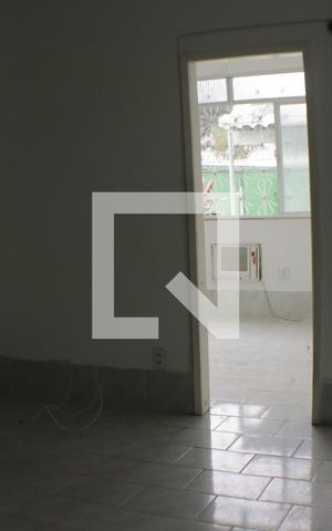 Casa à venda com 90m², 2 quartos e 5 vagasSala
