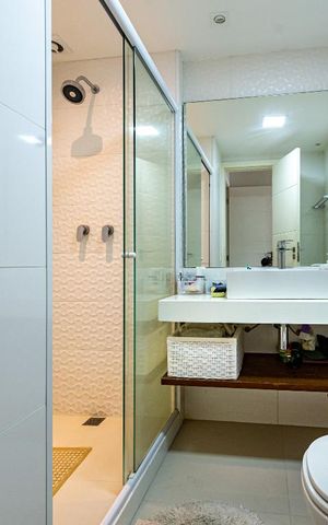 Apartamento para alugar com 200m², 4 quartos e 1 vaga Apartamento para alugar com 200m², 4 quartos e 1 vagaBanheiro da Suíte 1