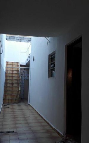 Casa à venda com 250m², 2 quartos e 3 vagas Casa à venda com 250m², 2 quartos e 3 vagasCorredor