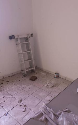 Casa à venda com 334m², 2 quartos e 6 vagasSala