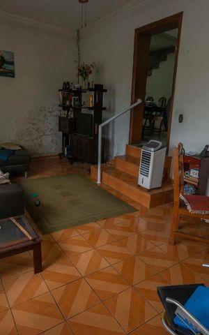 Casa à venda com 334m², 2 quartos e 6 vagasSala