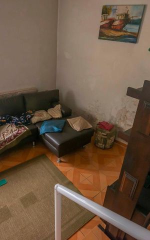 Casa à venda com 334m², 2 quartos e 6 vagasSala