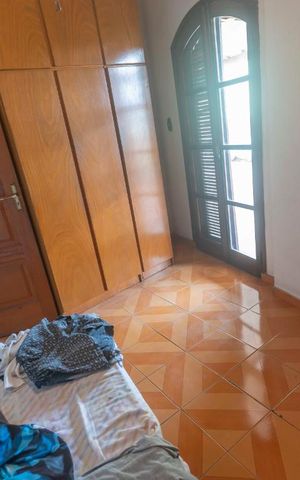 Casa à venda com 334m², 2 quartos e 6 vagasSuíte