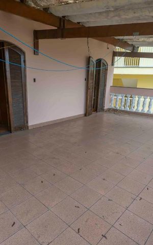 Casa à venda com 334m², 2 quartos e 6 vagasVaranda