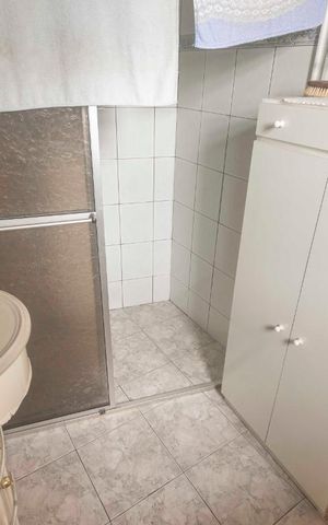 Casa à venda com 334m², 2 quartos e 6 vagasBanheiro da Suíte