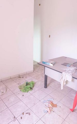 Casa à venda com 334m², 2 quartos e 6 vagasSala