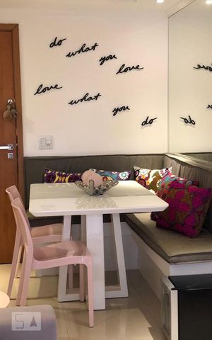 Apartamento à venda com 58m², 2 quartos e 1 vaga Apartamento à venda com 58m², 2 quartos e 1 vagaSala