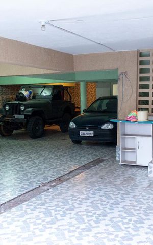 Casa à venda com 192m², 4 quartos e 8 vagasGaragem