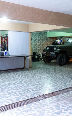 Casa à venda com 192m², 4 quartos e 8 vagasGaragem