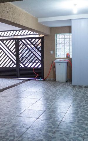 Casa à venda com 192m², 4 quartos e 8 vagasGaragem