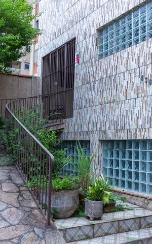 Casa à venda com 192m², 4 quartos e 8 vagasFachada