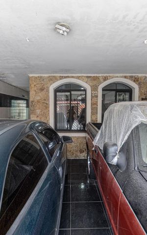 Casa à venda com 125m², 3 quartos e 2 vagas Casa à venda com 125m², 3 quartos e 2 vagasGaragem