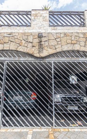 Casa à venda com 125m², 3 quartos e 2 vagas Casa à venda com 125m², 3 quartos e 2 vagasGaragem
