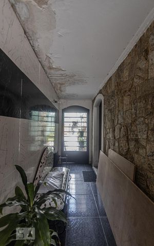 Casa à venda com 125m², 3 quartos e 2 vagas Casa à venda com 125m², 3 quartos e 2 vagasCorredor