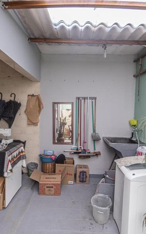 Casa à venda com 125m², 3 quartos e 2 vagas Casa à venda com 125m², 3 quartos e 2 vagasÁrea de Serviço