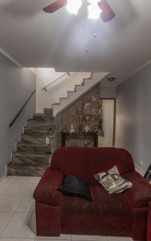 Casa à venda com 125m², 3 quartos e 2 vagas Casa à venda com 125m², 3 quartos e 2 vagasSala