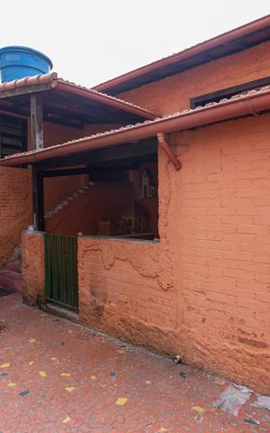 Casa à venda com 182m², 2 quartos e 2 vagasQuintal