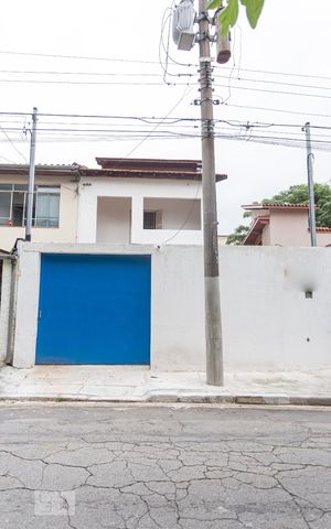 Casa à venda com 182m², 2 quartos e 2 vagasFachada