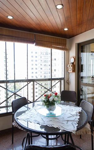 Apartamento à venda com 155m², 3 quartos e 3 vagas Apartamento à venda com 155m², 3 quartos e 3 vagasVaranda gourmet