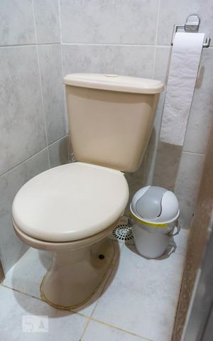 Apartamento à venda com 60m², 2 quartos e sem vaga Apartamento à venda com 60m², 2 quartos e sem vagaBanheiro