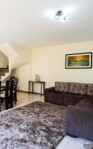 Casa à venda com 350m², 3 quartos e 4 vagasSala