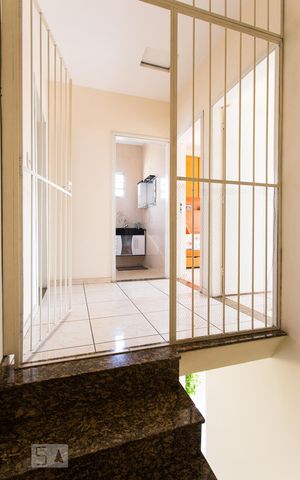 Casa à venda com 350m², 3 quartos e 4 vagasCorredor