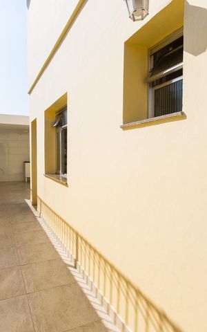 Casa à venda com 350m², 3 quartos e 4 vagasCorredor Externo