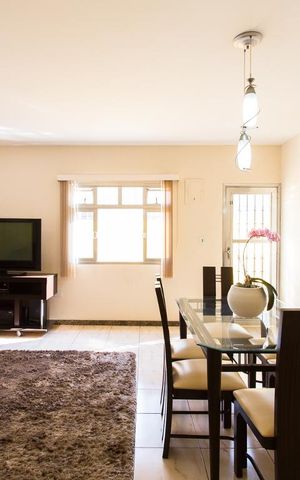 Casa à venda com 350m², 3 quartos e 4 vagasSala