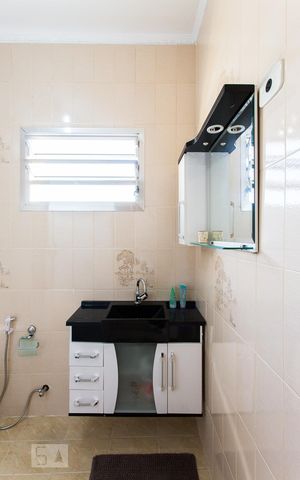 Casa à venda com 350m², 3 quartos e 4 vagasBanheiro Social
