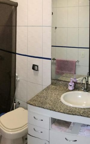 Apartamento à venda com 300m², 5 quartos e 2 vagas Apartamento à venda com 300m², 5 quartos e 2 vagasBanheiro 1
