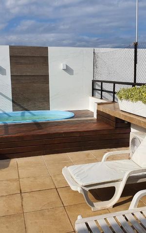Apartamento à venda com 300m², 5 quartos e 2 vagas Apartamento à venda com 300m², 5 quartos e 2 vagasPiscina