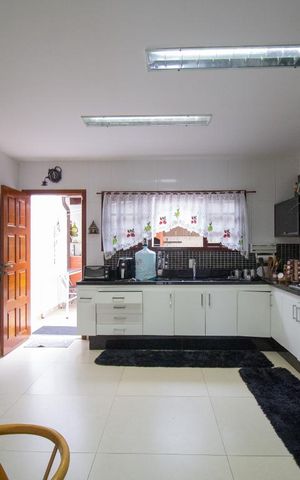 Casa à venda com 250m², 3 quartos e 5 vagas Casa à venda com 250m², 3 quartos e 5 vagasCozinha