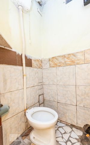 Casa para alugar com 40m², 1 quarto e sem vaga Casa para alugar com 40m², 1 quarto e sem vagaBanheiro