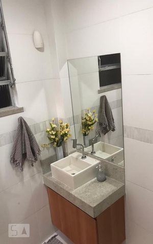 Apartamento à venda com 160m², 3 quartos e 2 vagas Apartamento à venda com 160m², 3 quartos e 2 vagasBanheiro Empregada