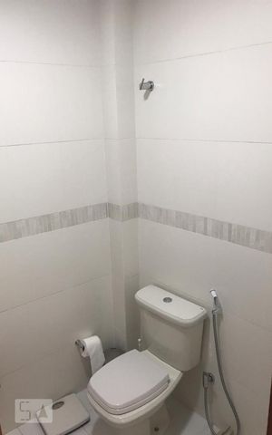 Apartamento à venda com 160m², 3 quartos e 2 vagas Apartamento à venda com 160m², 3 quartos e 2 vagasBanheiro Empregada